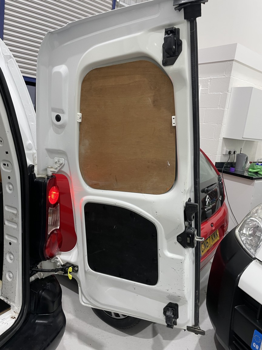 Used Peugeot Partner 2015 for sale - 77687641: Photo 29