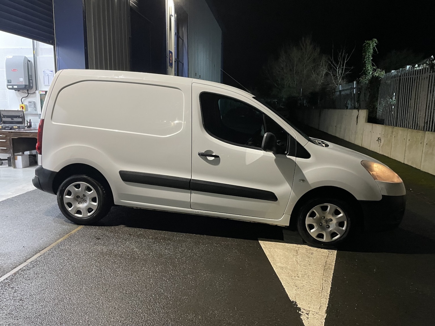 Used Peugeot Partner 2015 for sale - 77687641: Photo 3