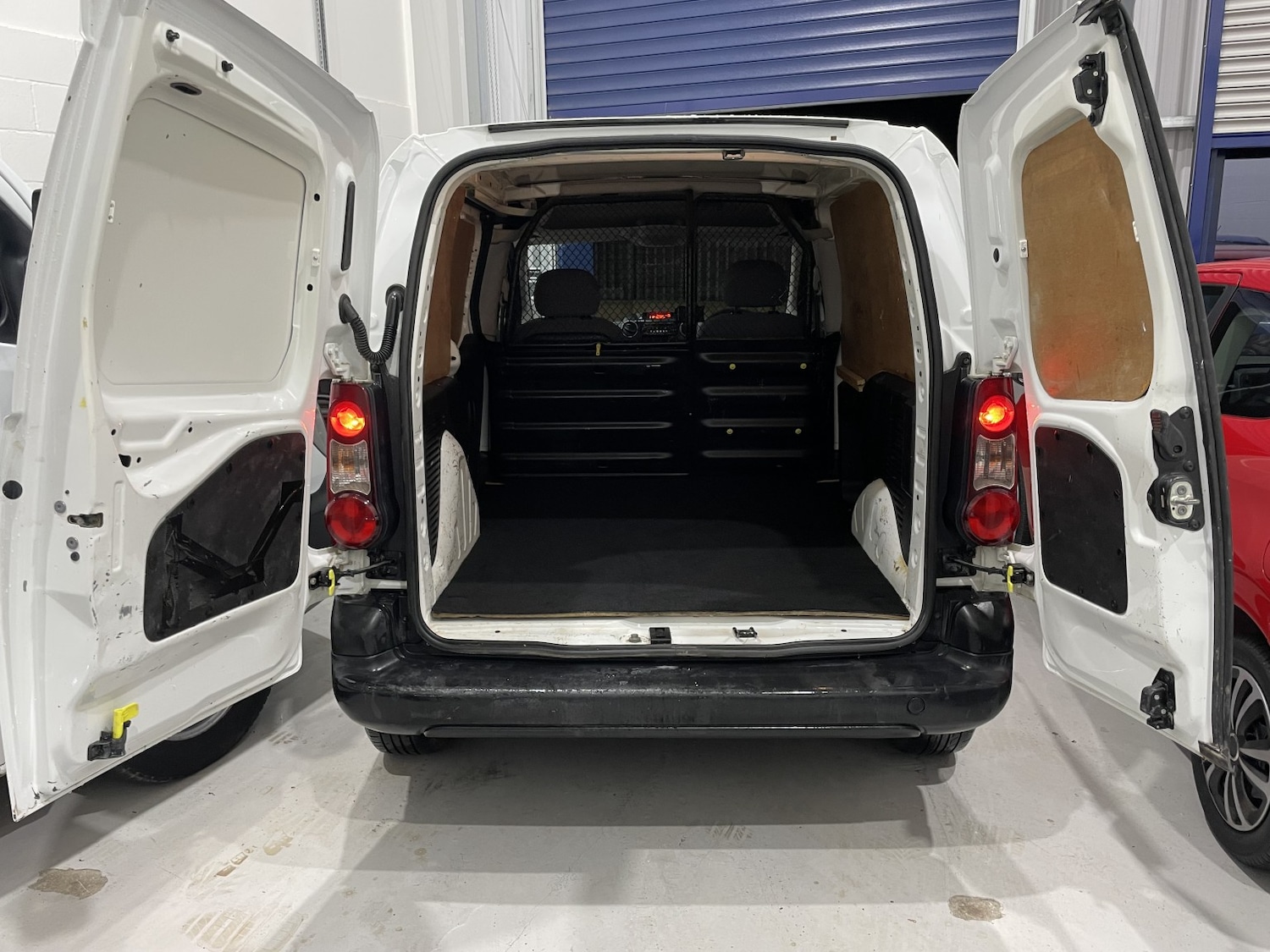 Used Peugeot Partner 2015 for sale - 77687641: Photo 35