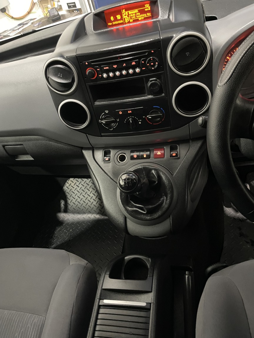 Used Peugeot Partner 2015 for sale - 77687641: Photo 38