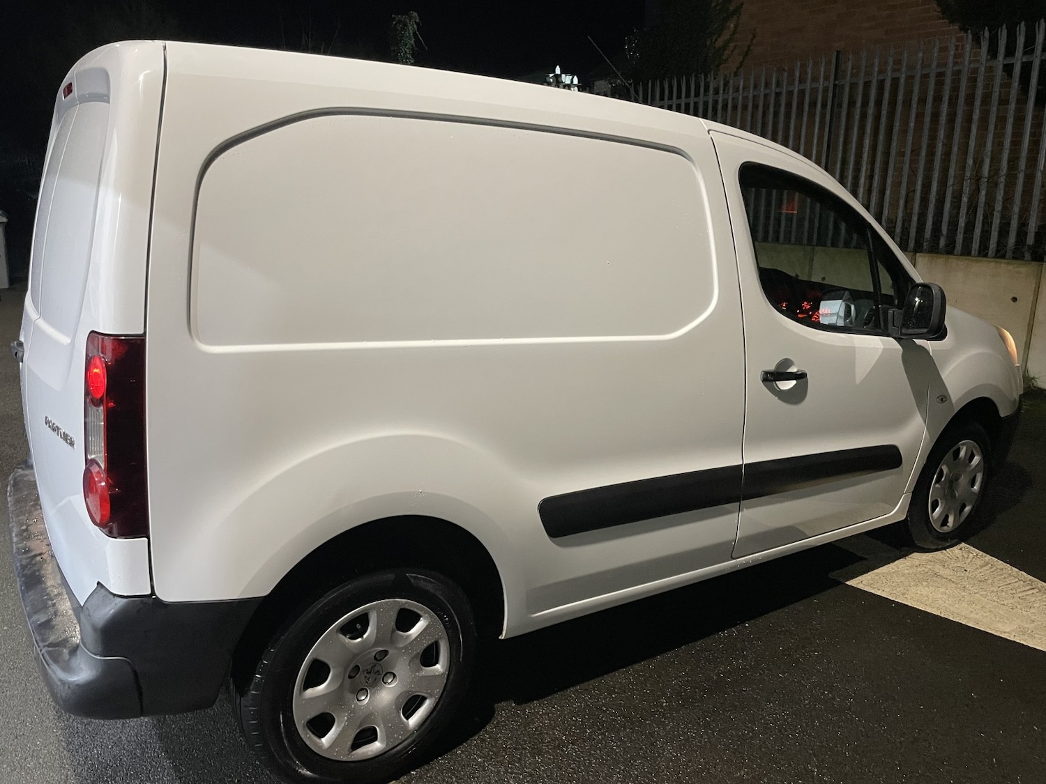 Used Peugeot Partner 2015 for sale - 77687641: Photo 5