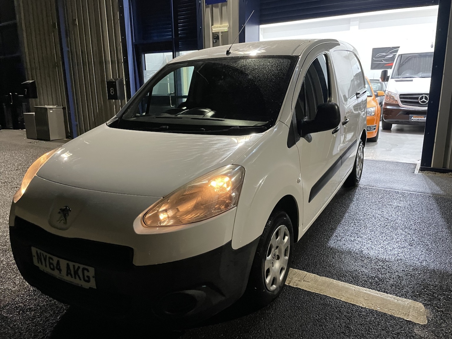 Used Peugeot Partner 2015 for sale - 77687641: Photo 6