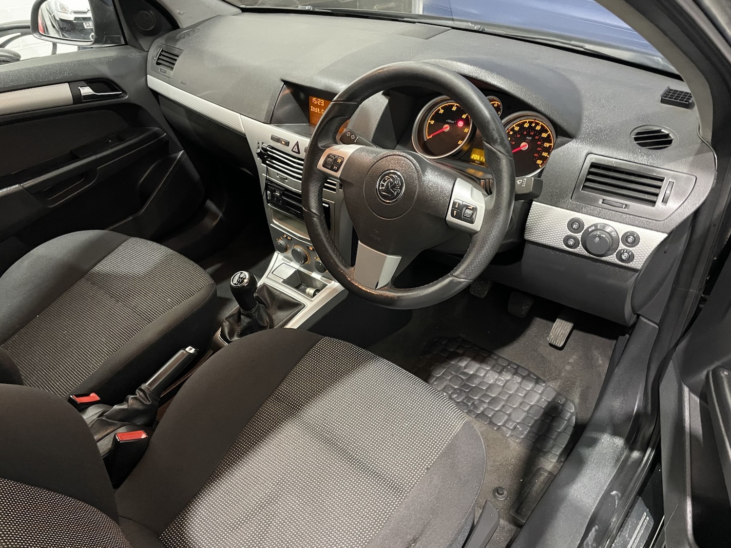 Used Vauxhall Astra Van 2012 for sale - 77014810: Photo 24