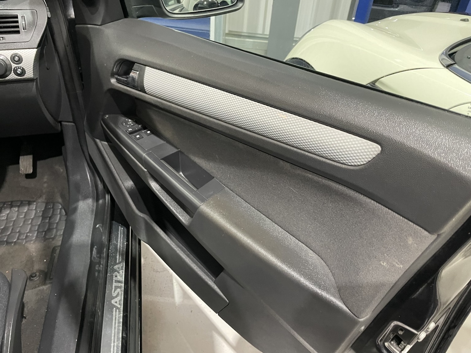 Used Vauxhall Astra Van 2012 for sale - 77014810: Photo 26