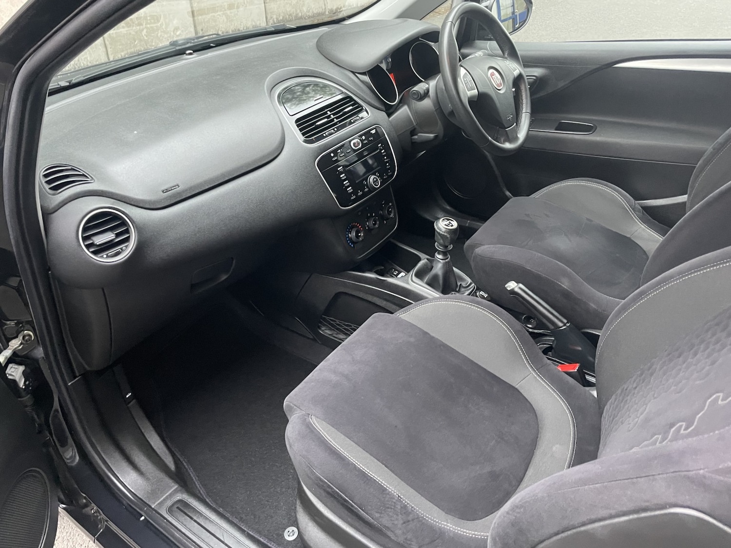 Used Fiat Punto 2014 for sale - 76559920: Photo 20