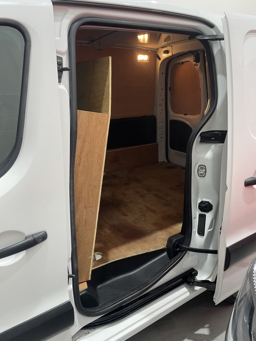 Used Citroen Berlingo 2014 for sale - 76687196: Photo 52