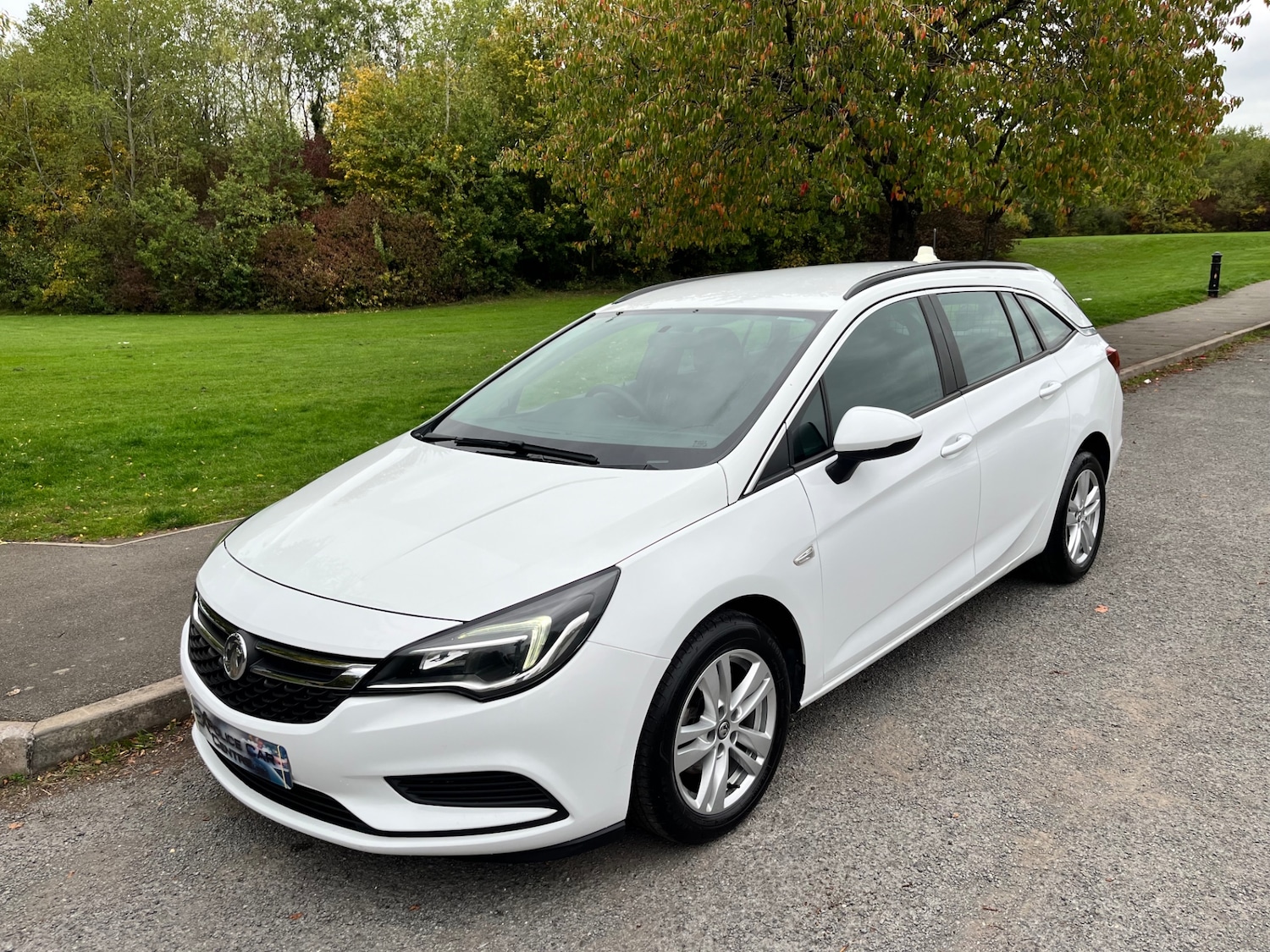 Used Vauxhall Astra 2018 for sale - 74943721: Photo 3