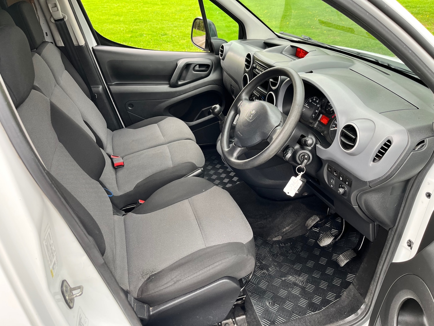 Used Peugeot Partner 2018 for sale - 75825448: Photo 12