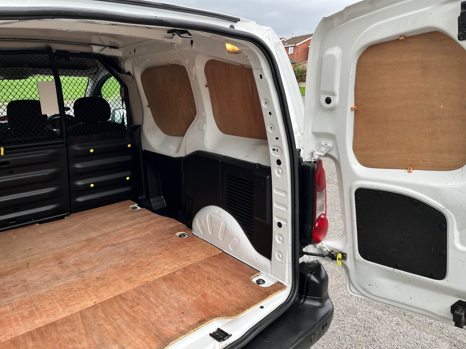 Used Peugeot Partner 2018 for sale - 75825448: Photo 21