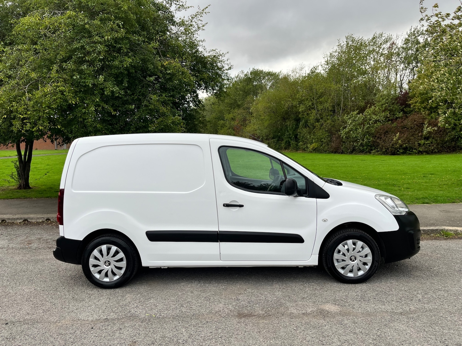 Used Peugeot Partner 2018 for sale - 75825448: Photo 7