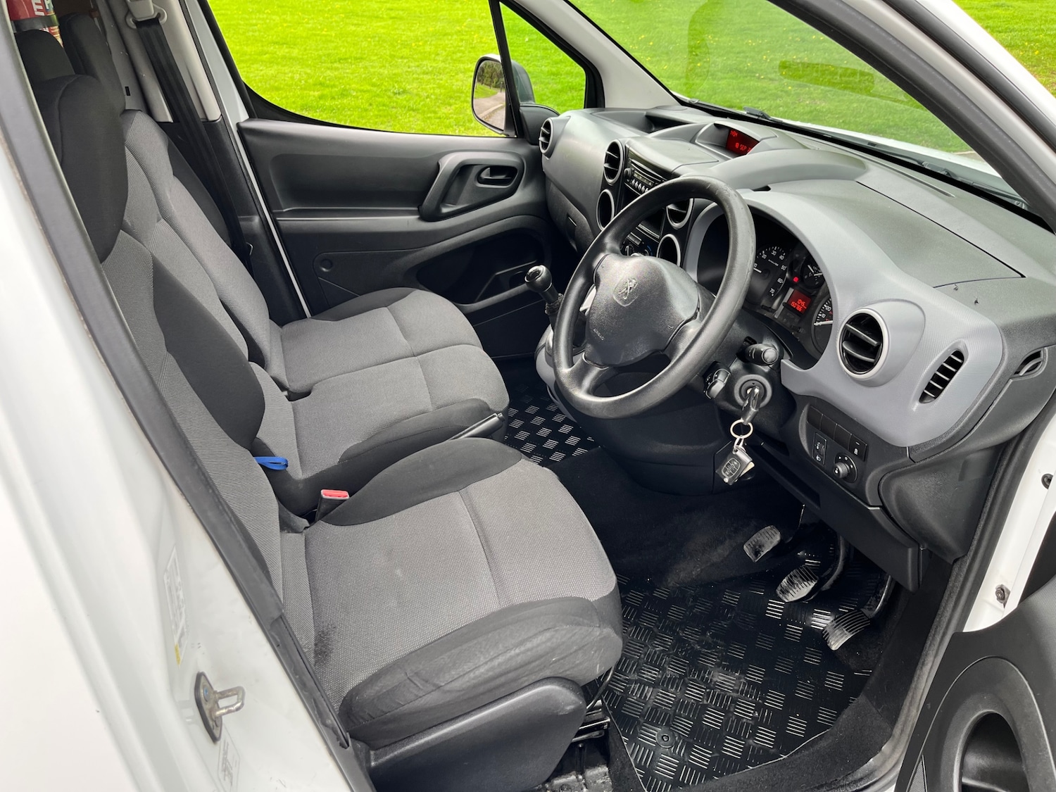 Used Peugeot Partner 2017 for sale - 75825460: Photo 13