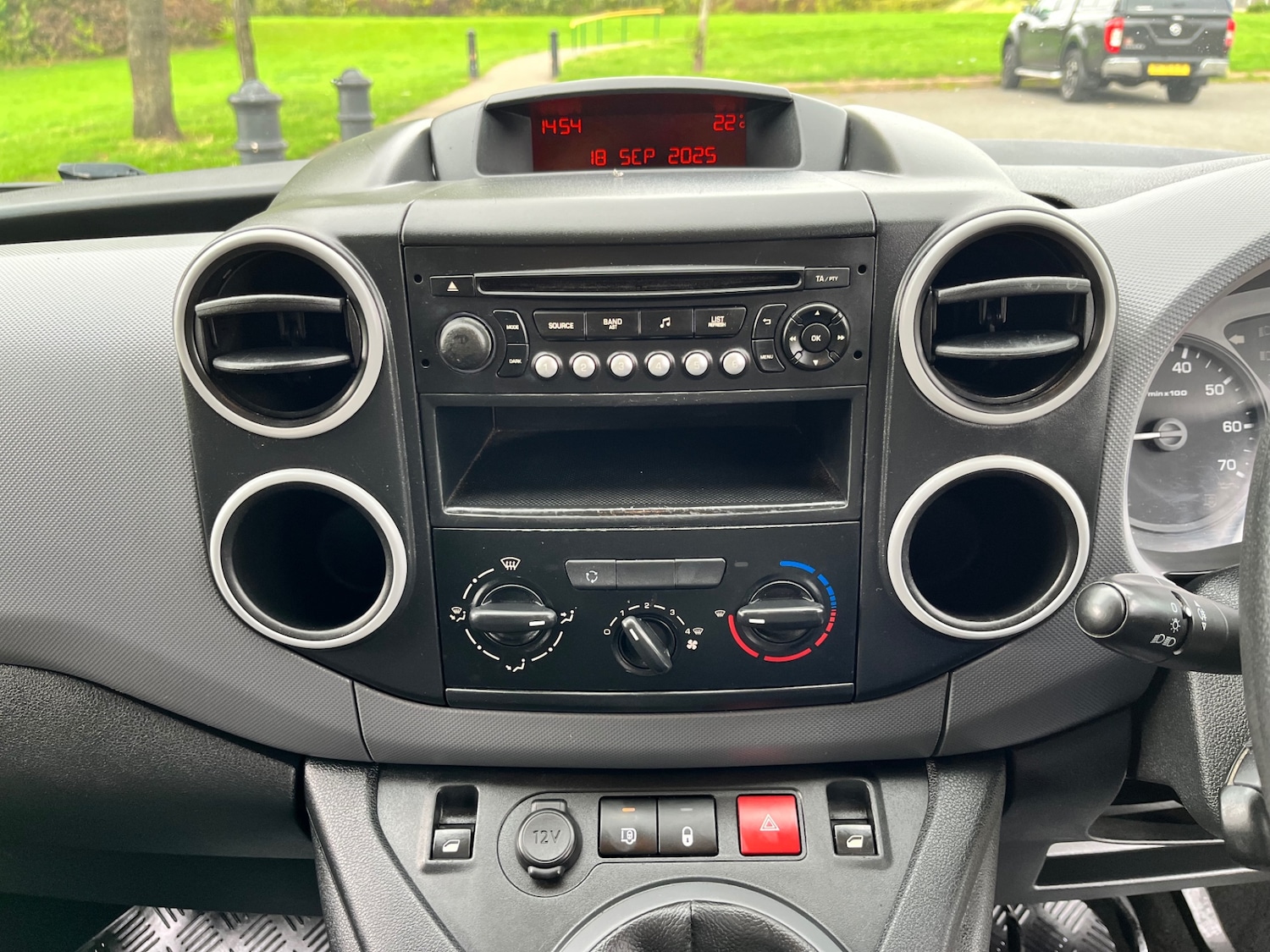 Used Peugeot Partner 2017 for sale - 75825460: Photo 15