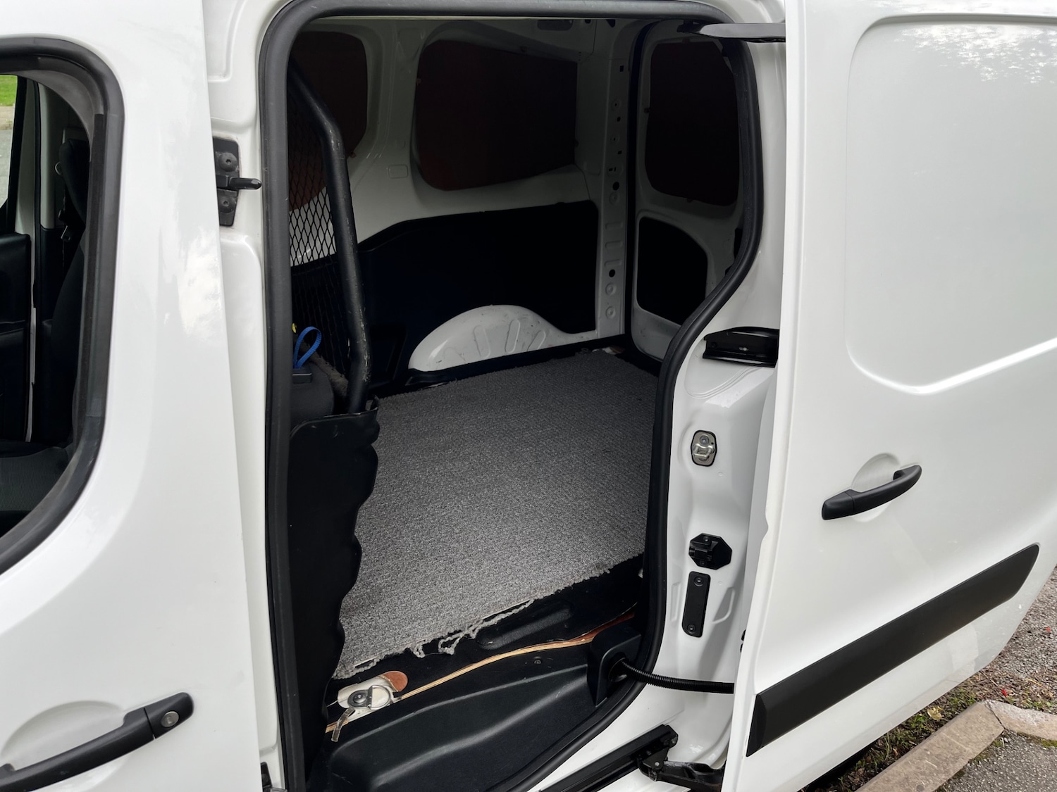 Used Peugeot Partner 2017 for sale - 75825460: Photo 19