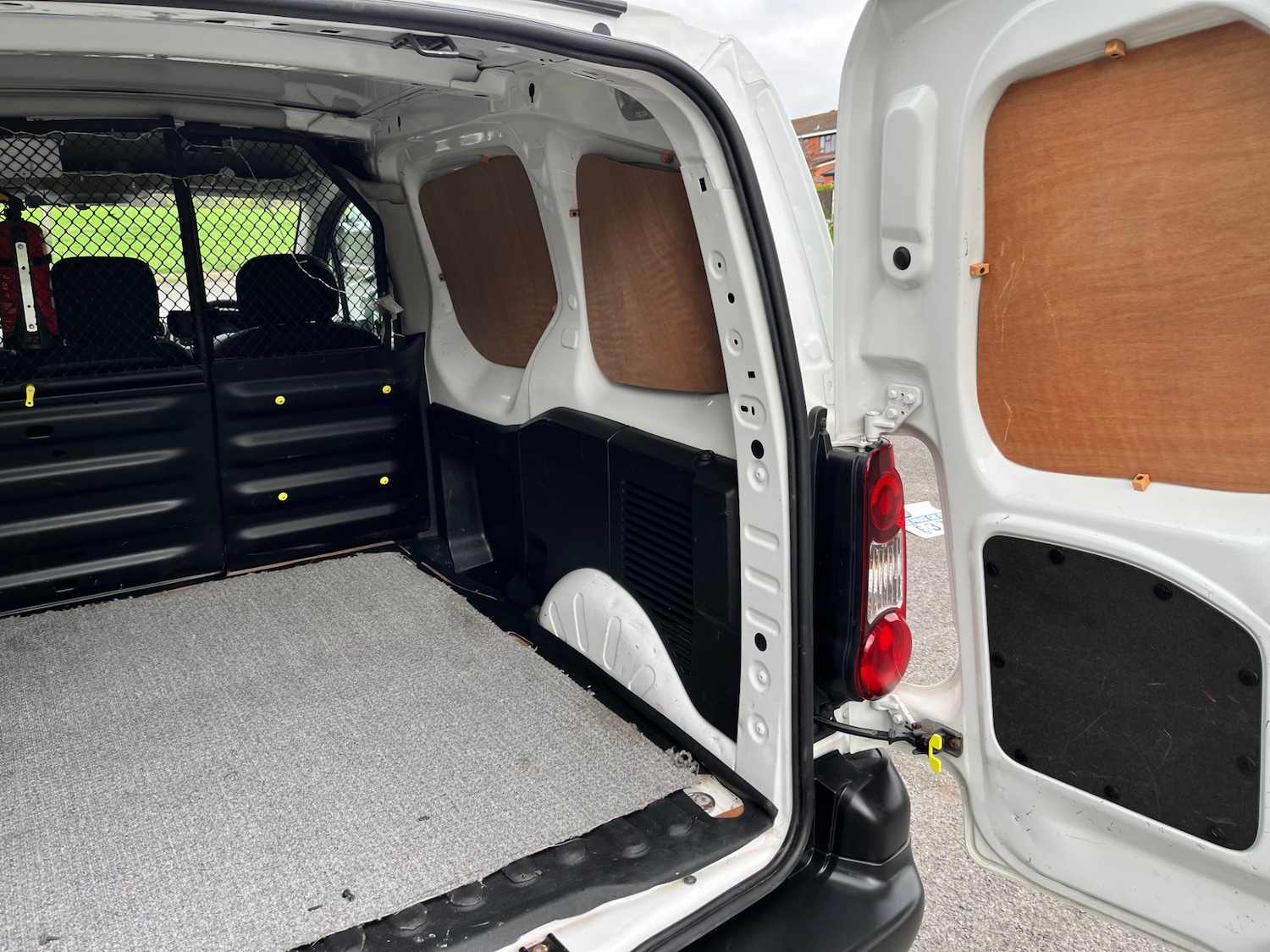 Used Peugeot Partner 2017 for sale - 75825460: Photo 22