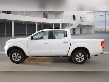 Used Nissan Navara 2018 for sale - 77235432: Photo