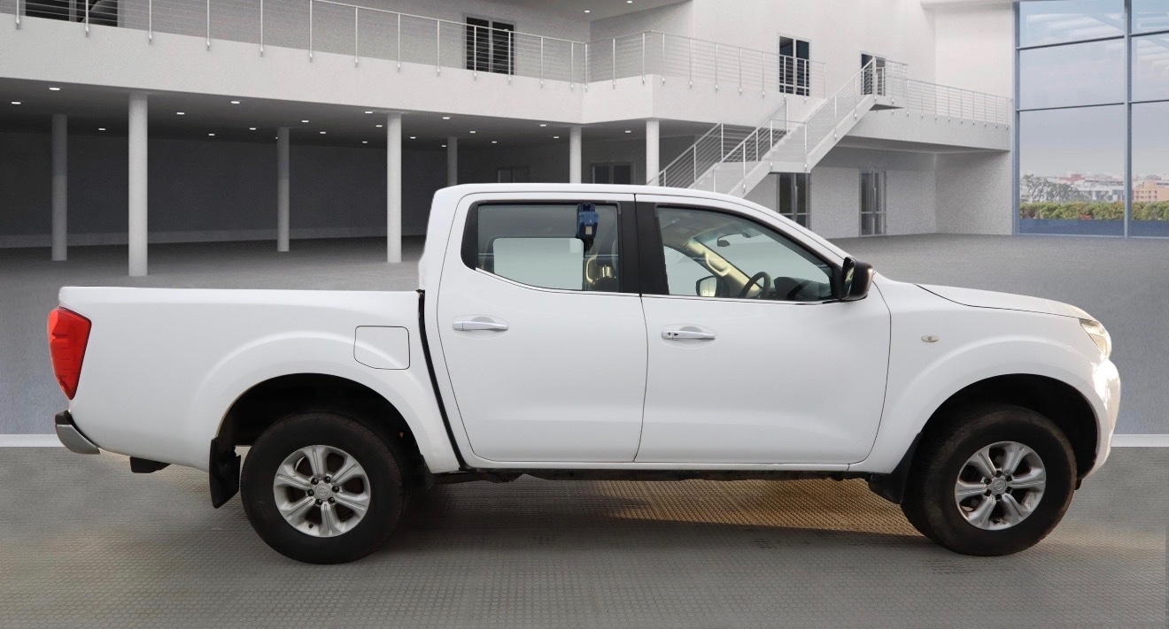 Used Nissan Navara 2018 for sale - 77235432: Photo 5