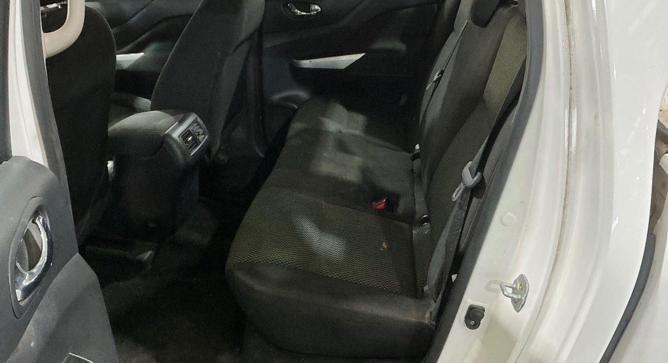 Used Nissan Navara 2018 for sale - 77235432: Photo 9