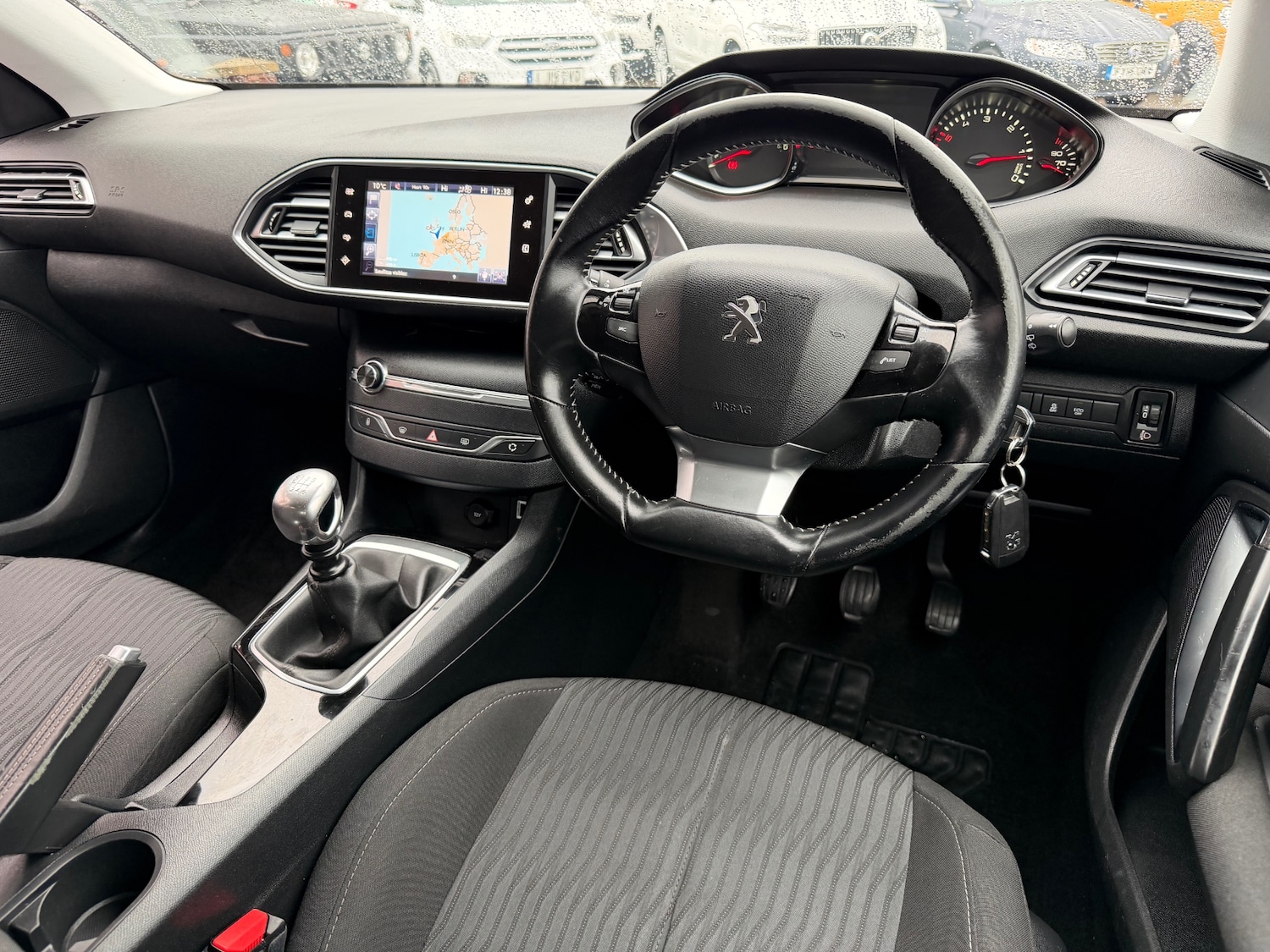 Used Peugeot 308 2017 for sale - 76910948: Photo 12