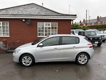 Used Peugeot 308 2017 for sale - 76910948: Photo