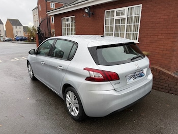 Used Peugeot 308 2017 for sale - 76910948: Photo