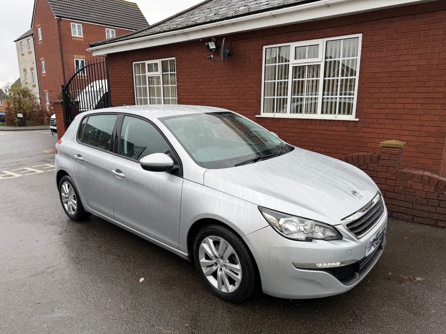 Used Peugeot 308 2017 for sale - 76910948: Photo 6
