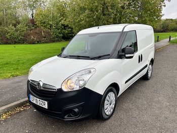 Used Vauxhall Combo 2018 for sale - 76114392: Photo