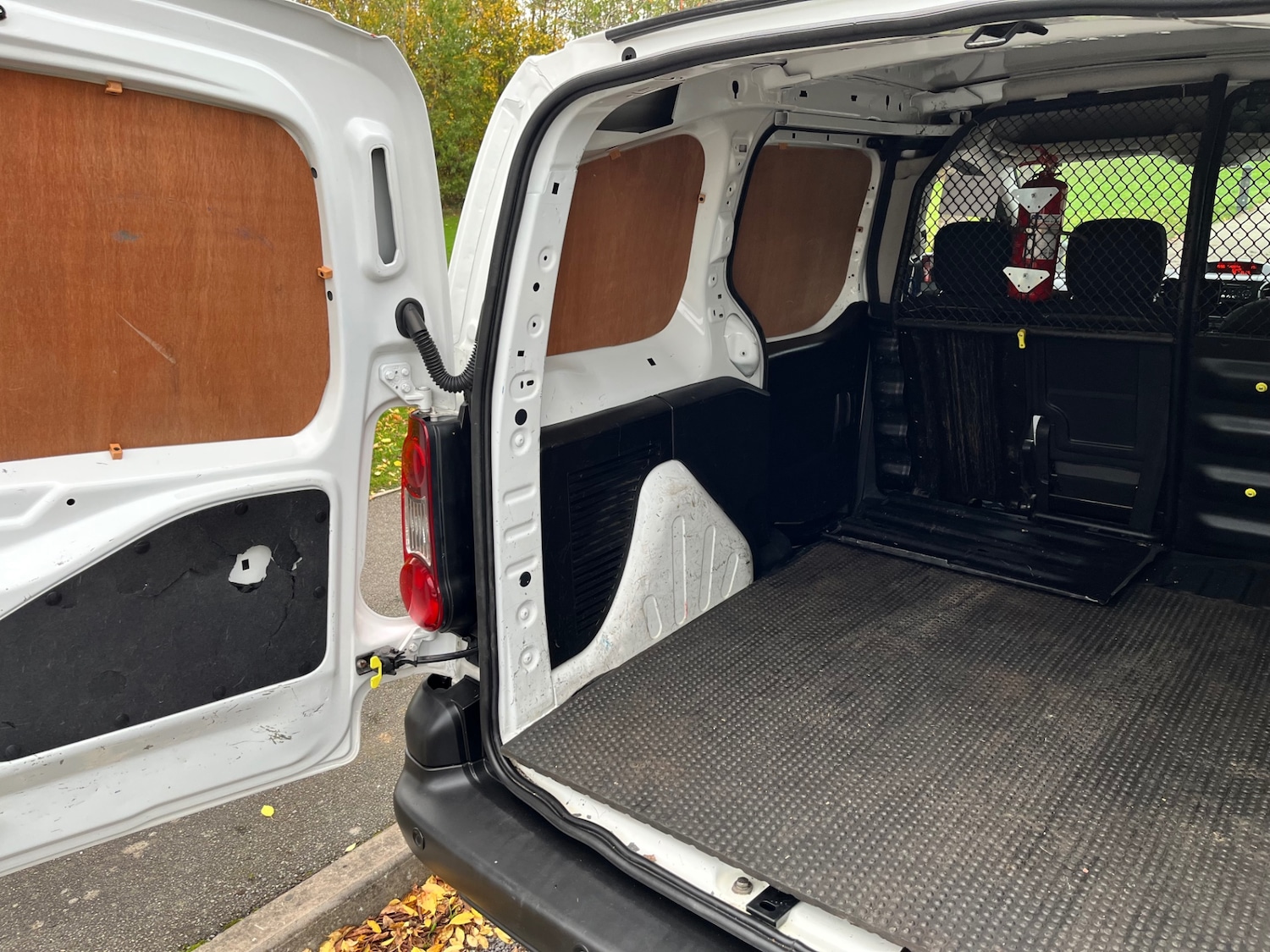 Used Peugeot Partner 2018 for sale - 76169797: Photo 21