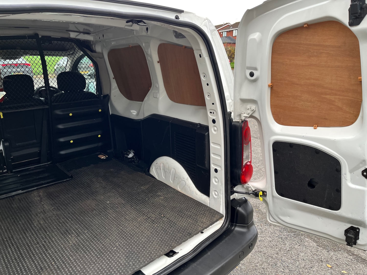 Used Peugeot Partner 2018 for sale - 76169797: Photo 22