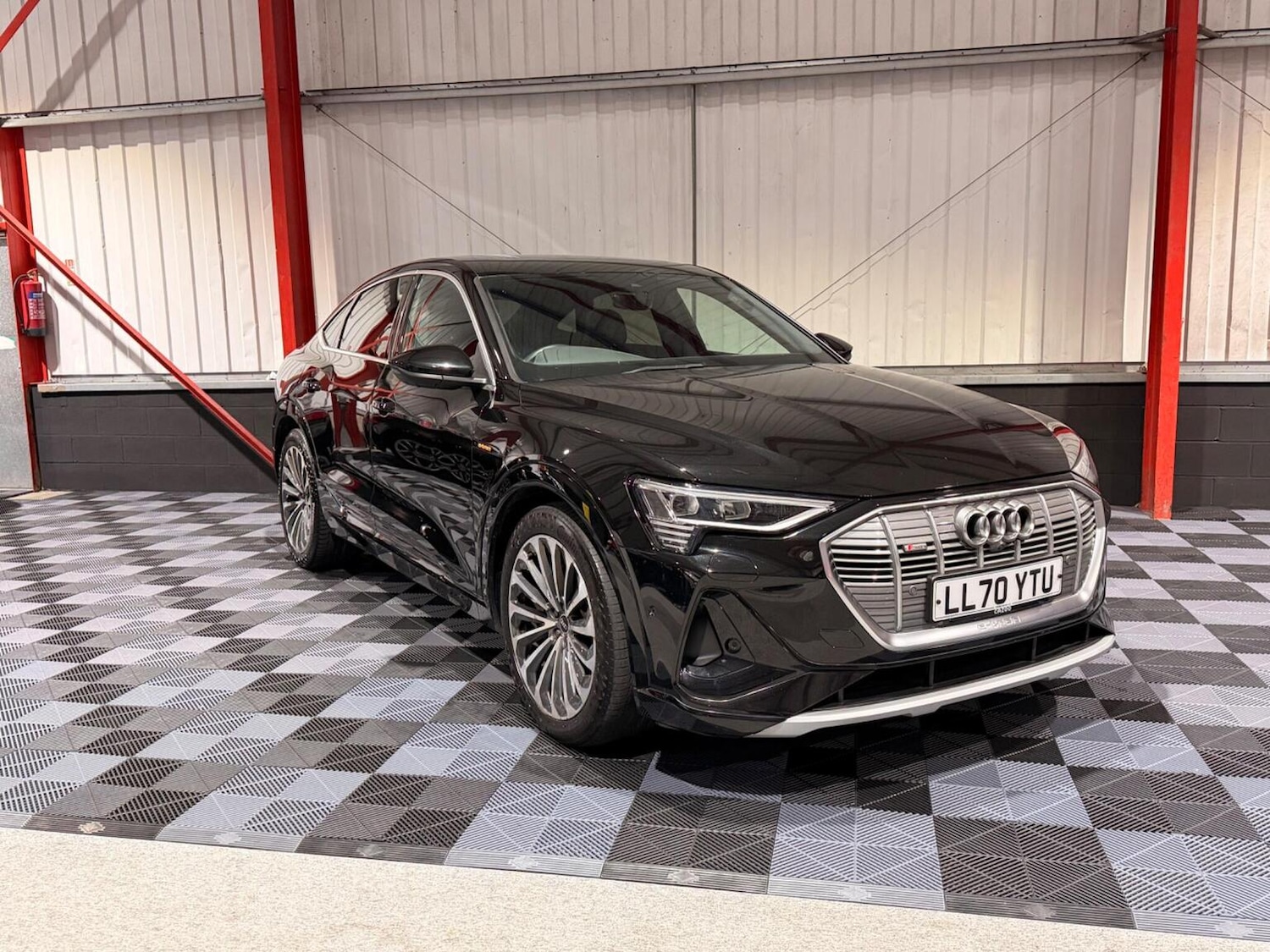 Used Audi e-tron 2020 for sale - 77735784: Photo 13