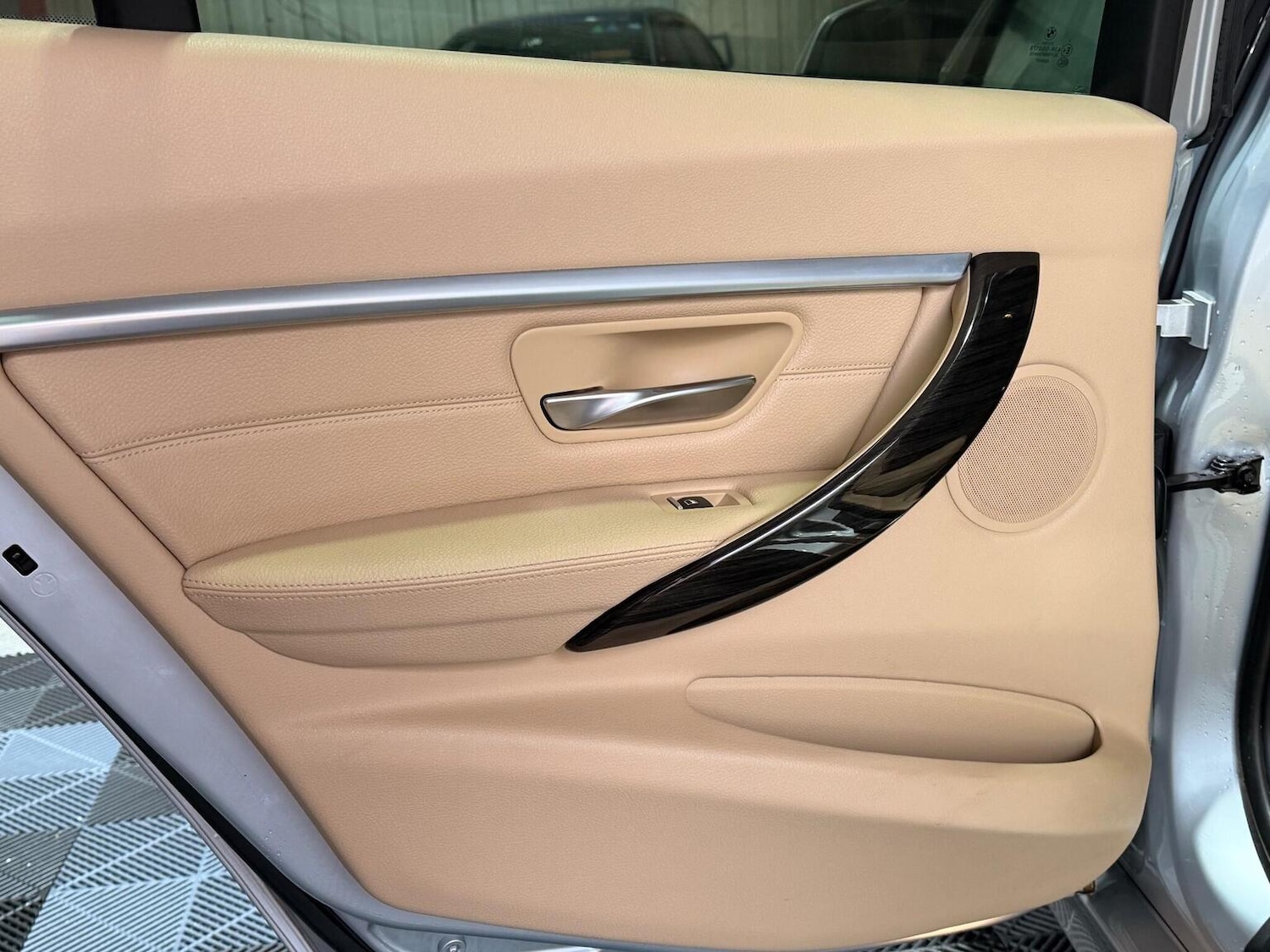 Used BMW 3 Series 2016 for sale - 77195491: Photo 32