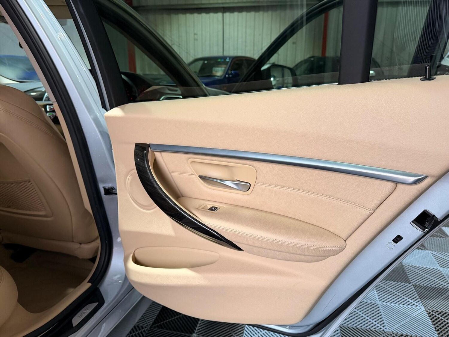 Used BMW 3 Series 2016 for sale - 77195491: Photo 33