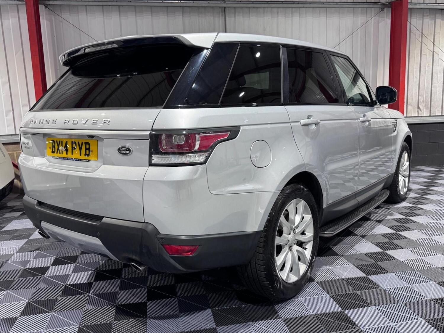 Used Land Rover Range Rover Sport 2014 for sale - 76177064: Photo 16