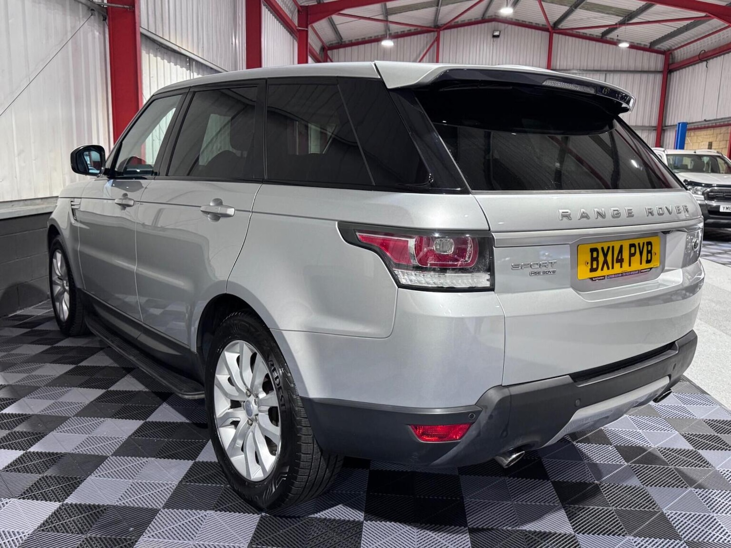 Used Land Rover Range Rover Sport 2014 for sale - 76177064: Photo 4