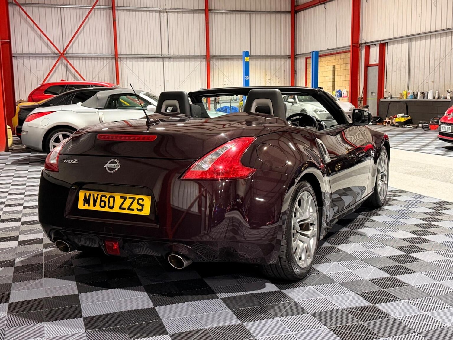 Used Nissan 370 Z 2010 for sale - 77694361: Photo 10