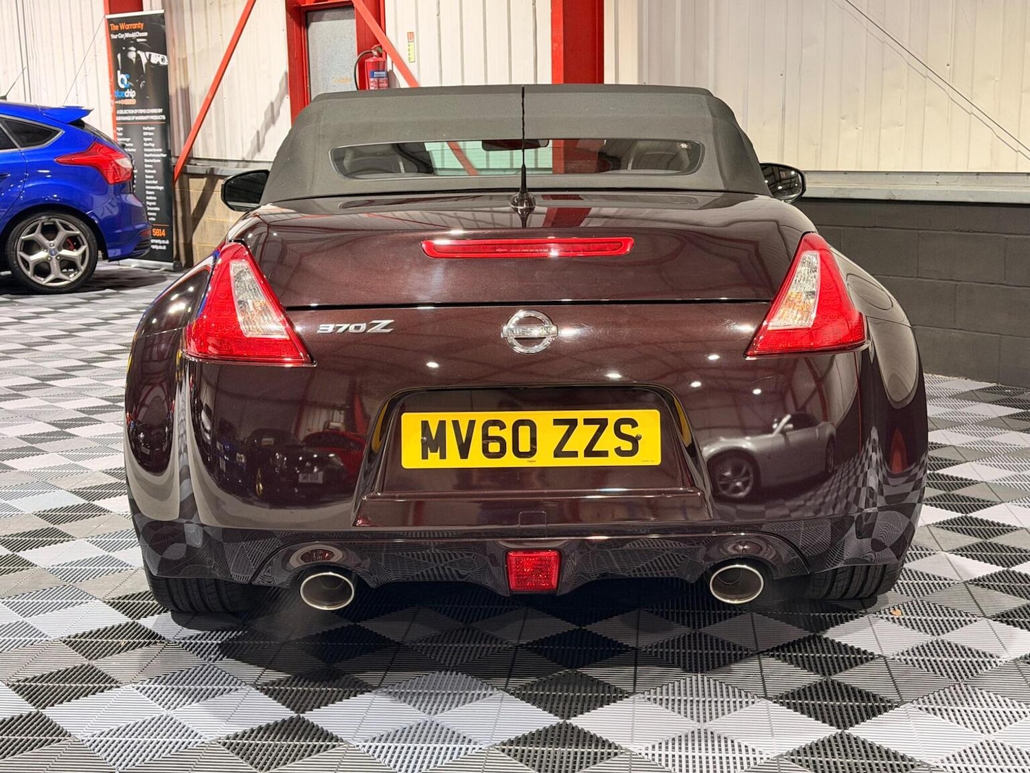 Used Nissan 370 Z 2010 for sale - 77694361: Photo 2