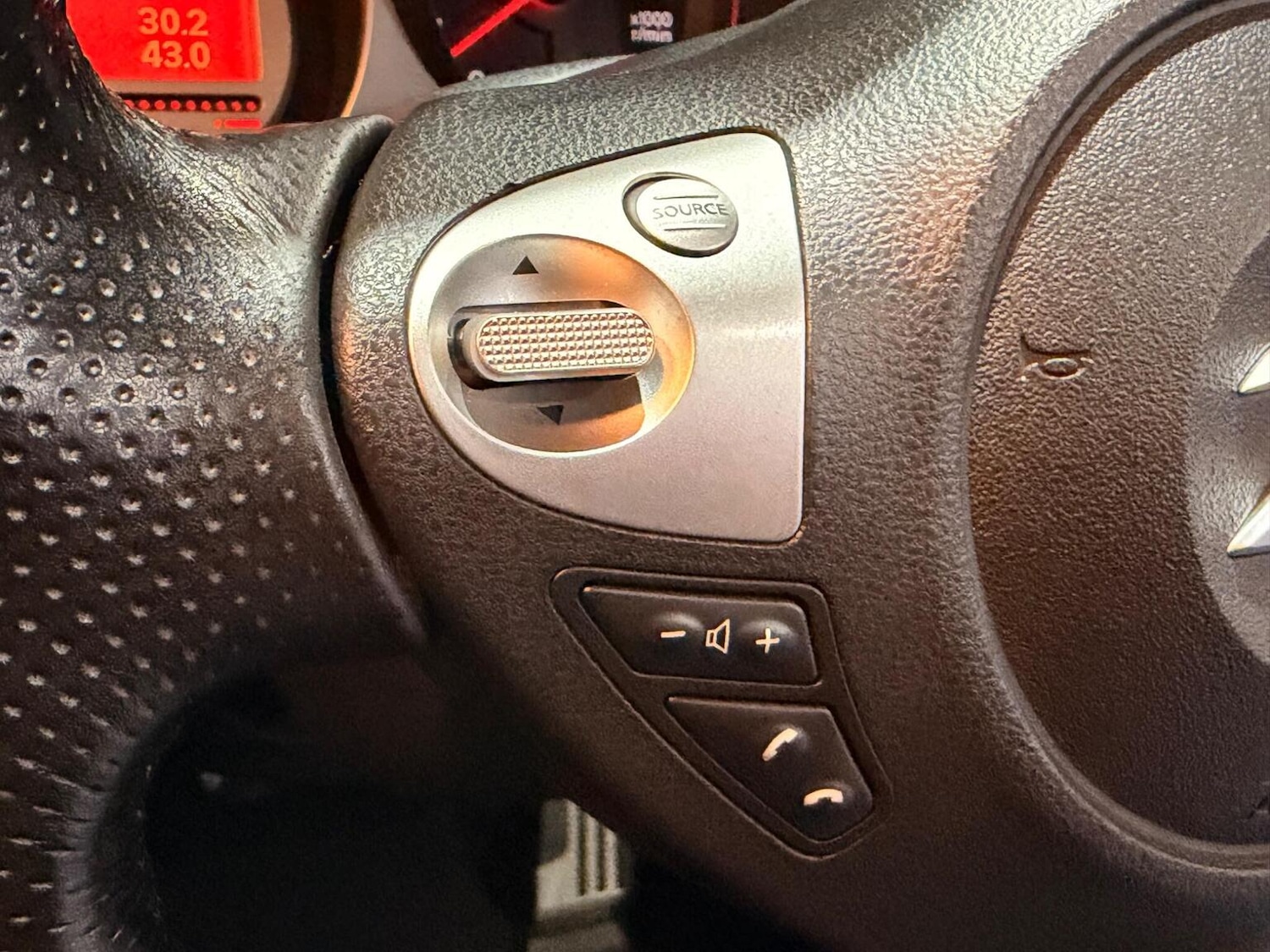 Used Nissan 370 Z 2010 for sale - 77694361: Photo 25