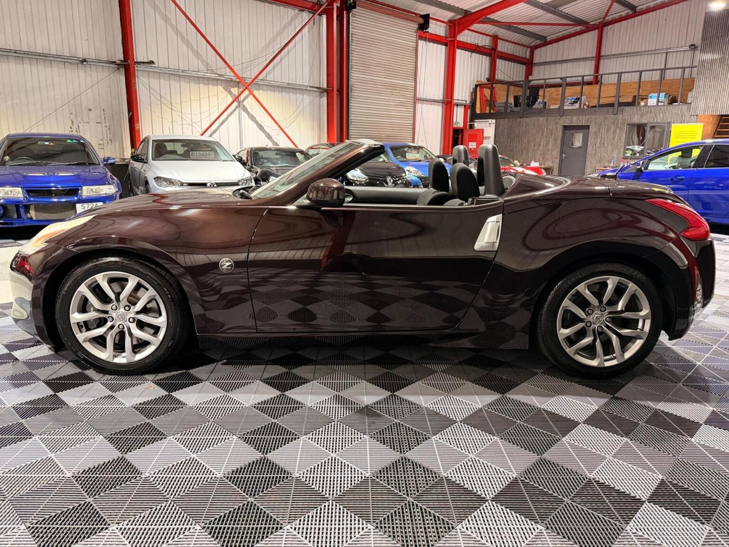 Used Nissan 370 Z 2010 for sale - 77694361: Photo 7