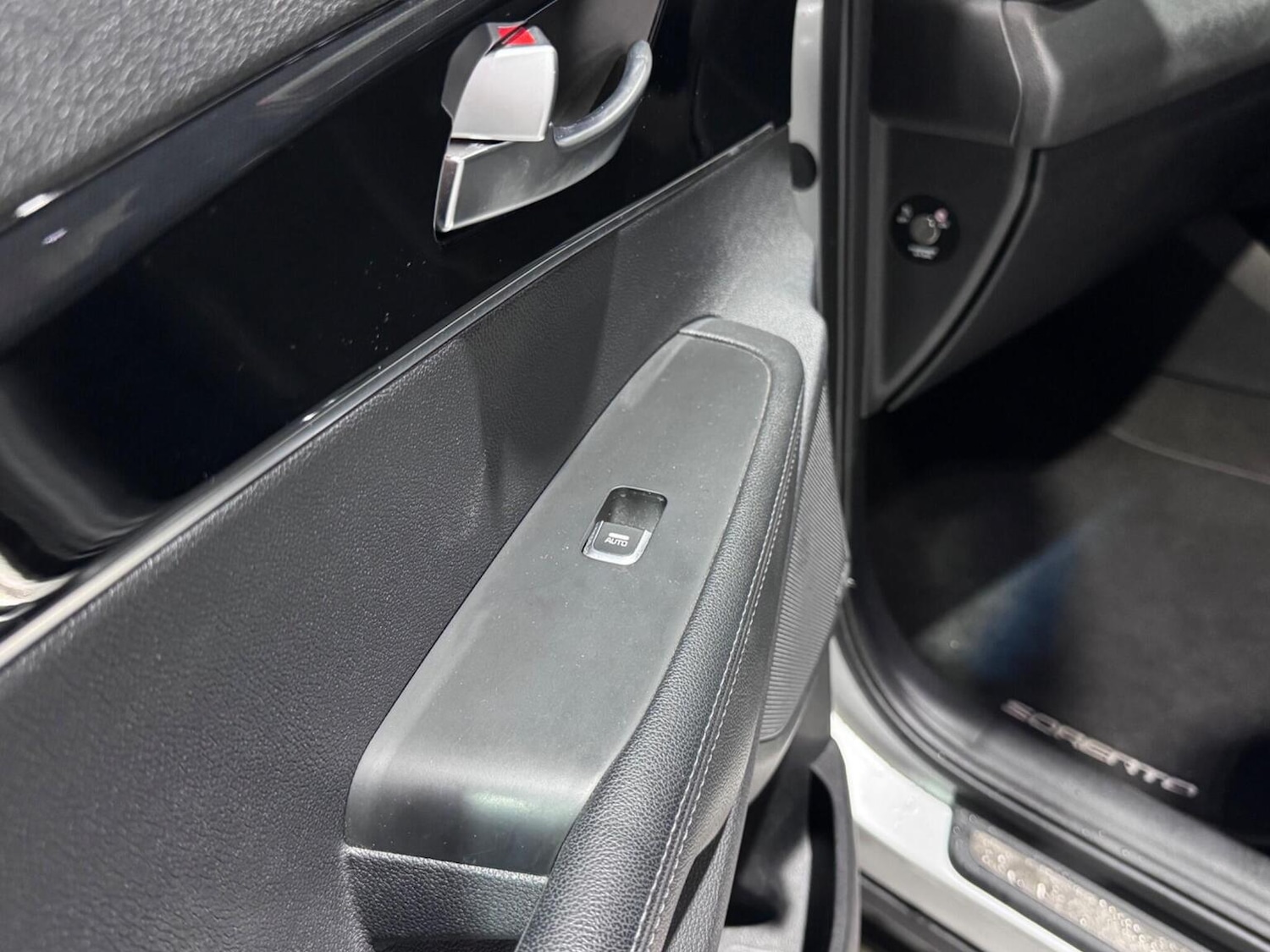 Used Kia Sorento 2015 for sale - 76855396: Photo 35