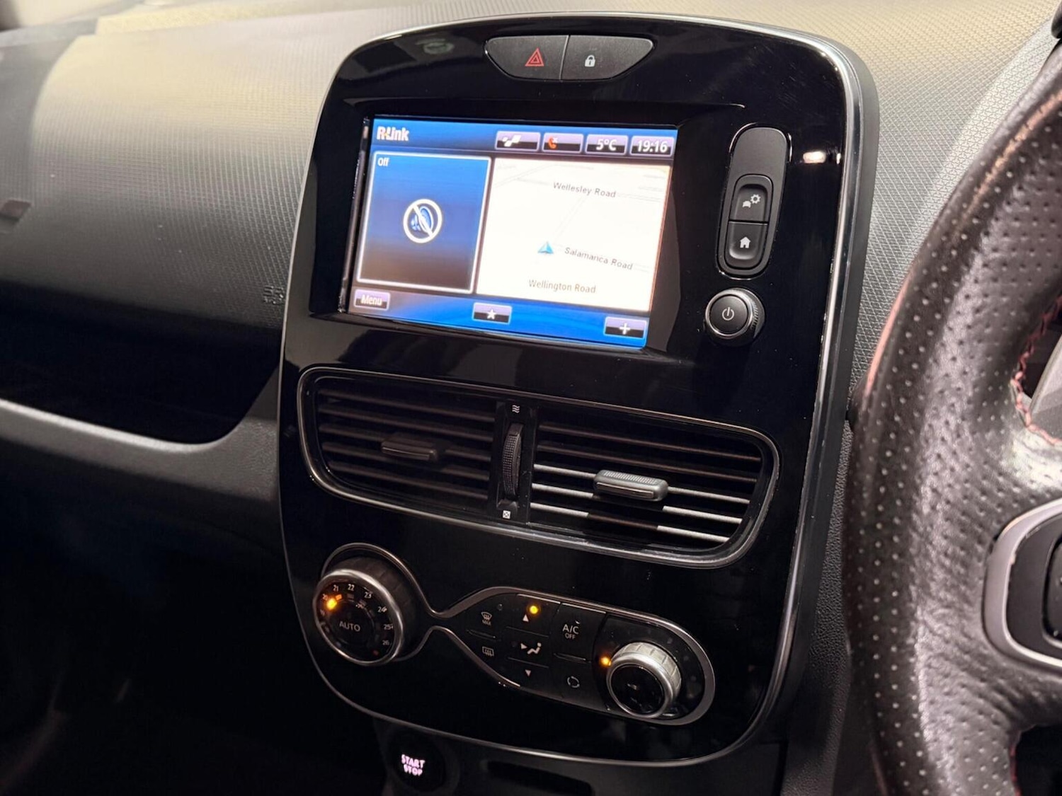 Used Renault Clio 2017 for sale - 77578463: Photo 61