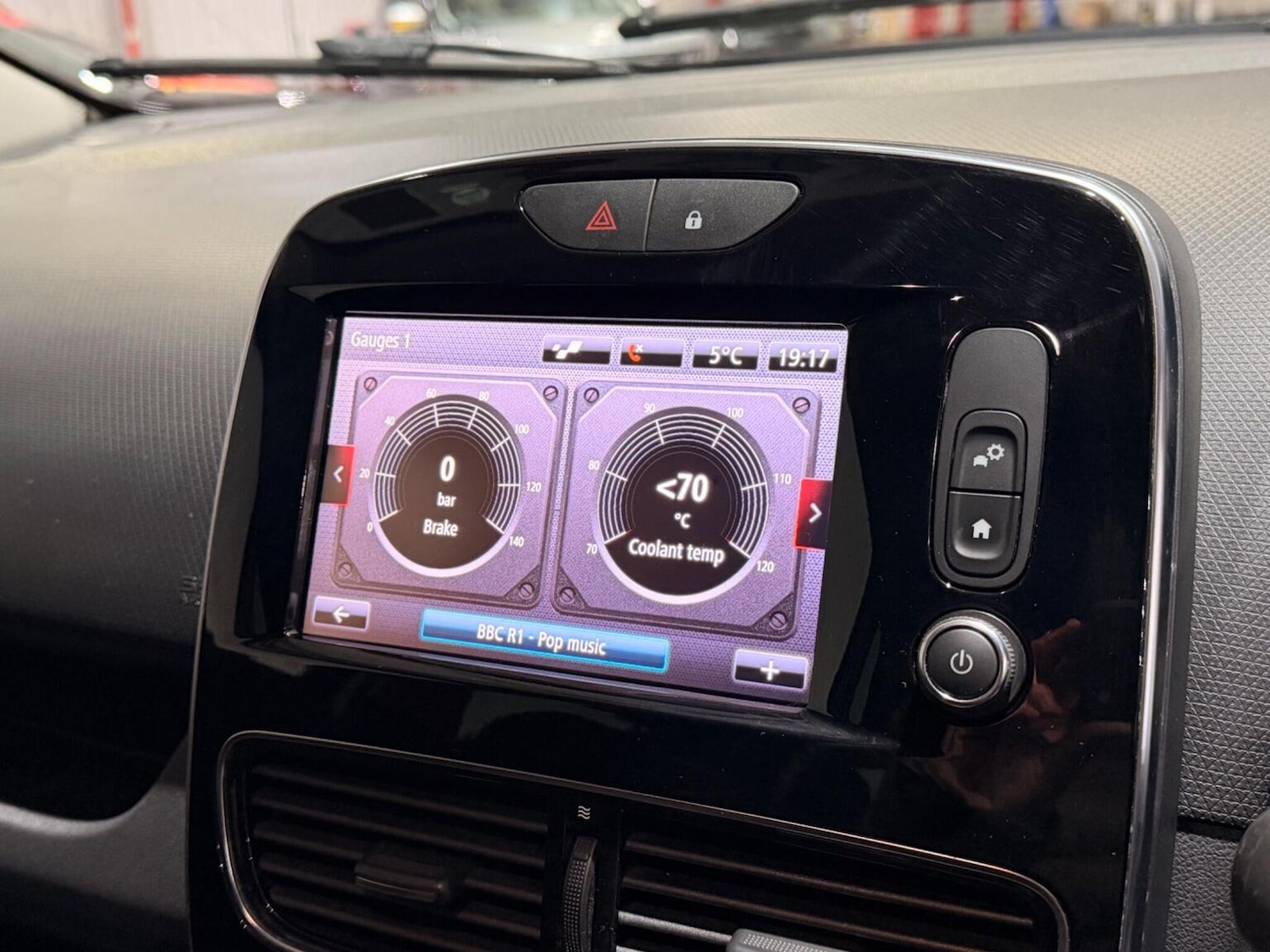 Used Renault Clio 2017 for sale - 77578463: Photo 65