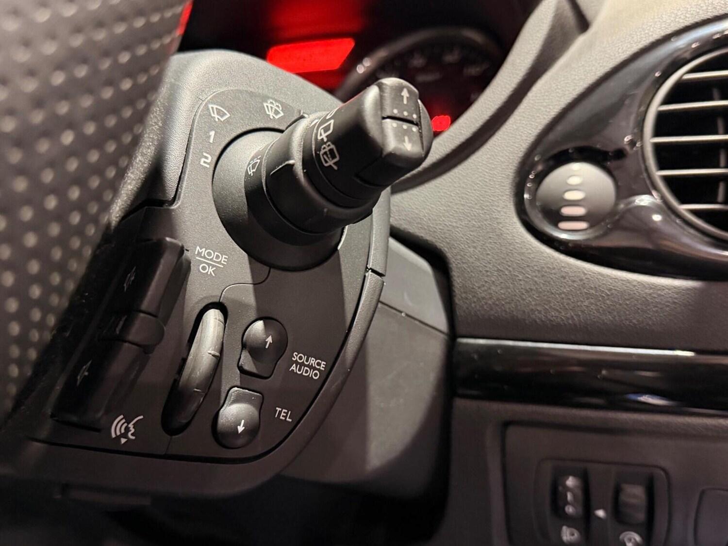 Used Renault Clio 2010 for sale - 77629092: Photo 21