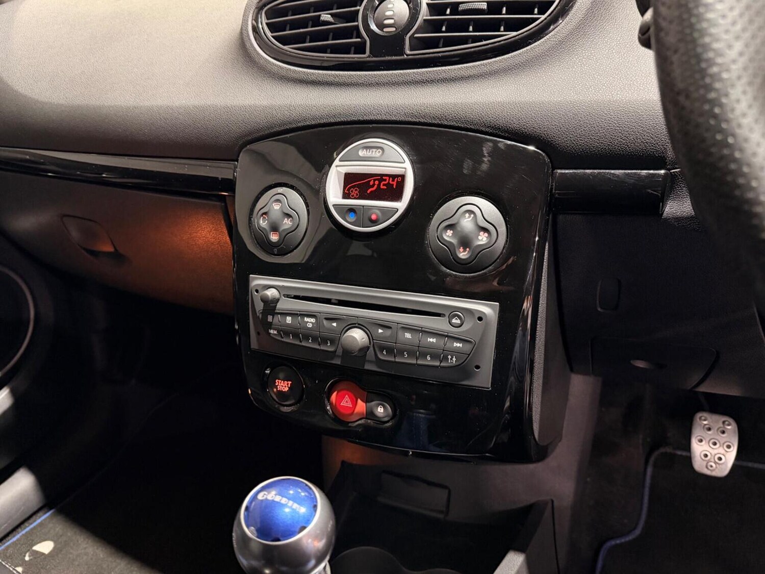 Used Renault Clio 2010 for sale - 77629092: Photo 23