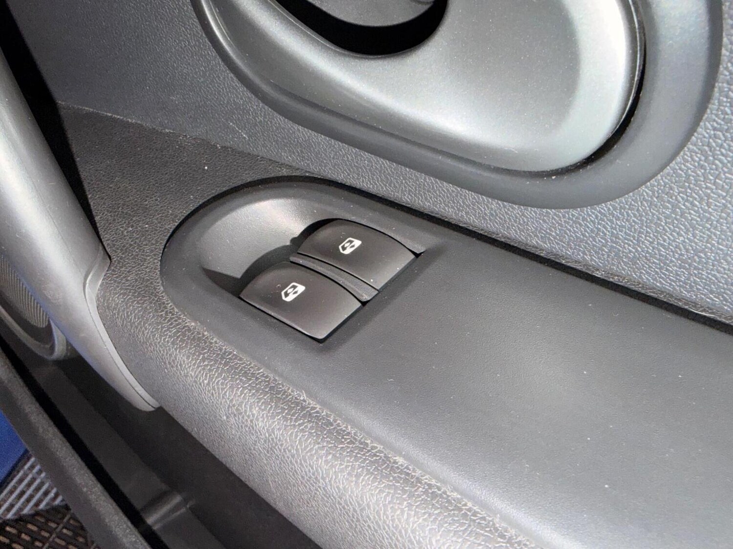 Used Renault Clio 2010 for sale - 77629092: Photo 31