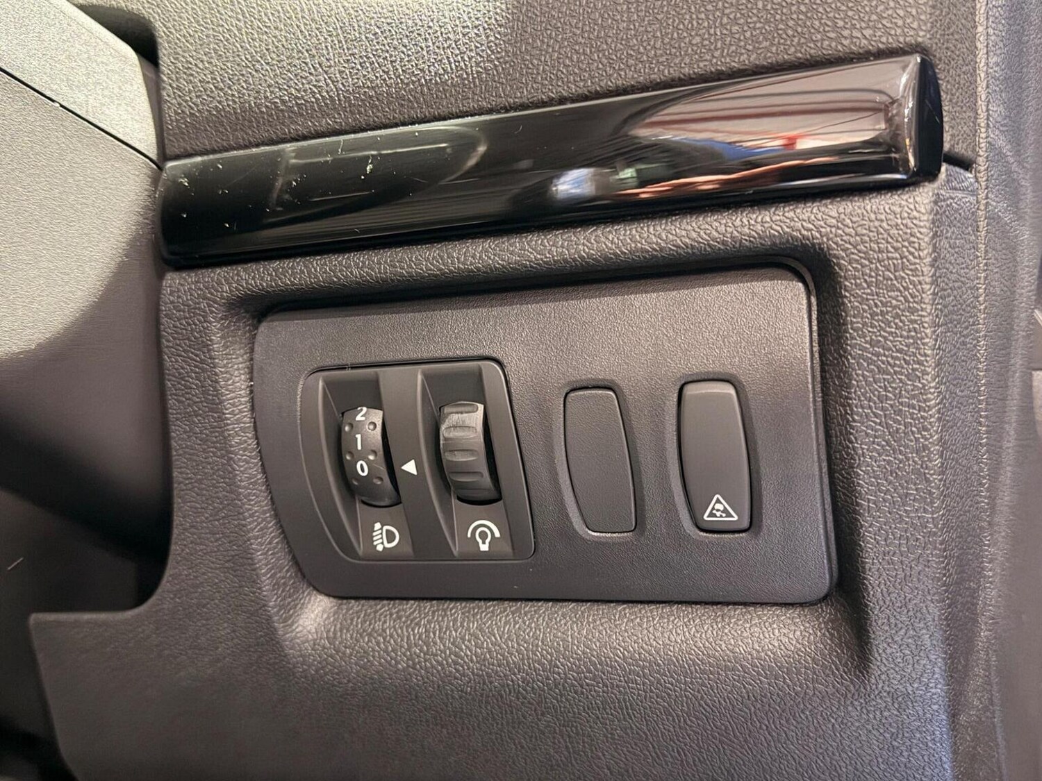 Used Renault Clio 2010 for sale - 77629092: Photo 32