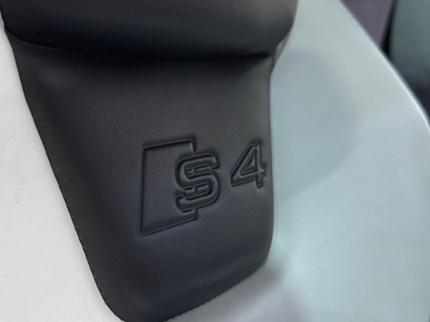 Used Audi S4 2010 for sale - 76830379: Photo 20