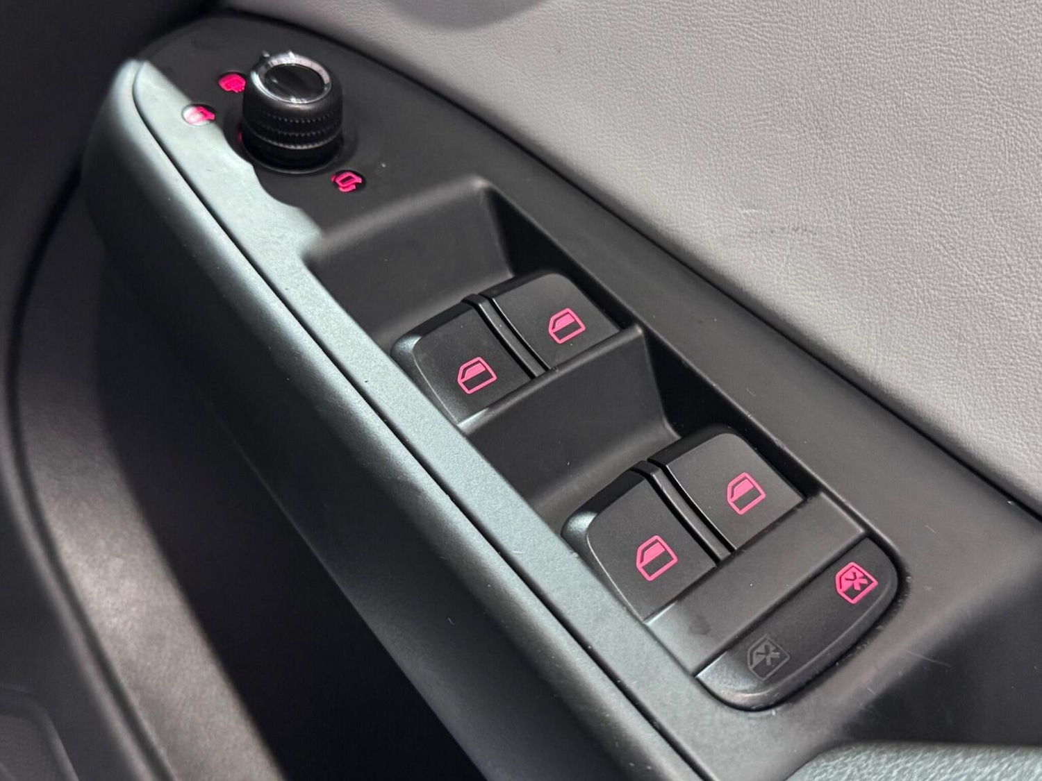 Used Audi S4 2010 for sale - 76830379: Photo 26