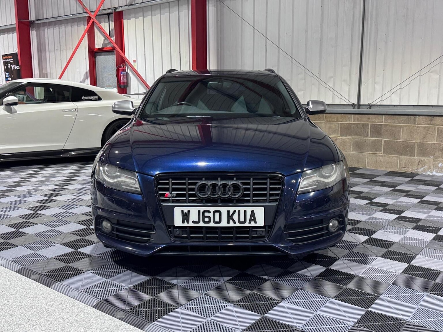 Used Audi S4 2010 for sale - 76830379: Photo 4