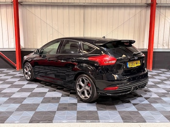 Used Ford Focus 2015 for sale - 79257610: Photo