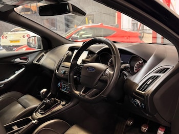 Used Ford Focus 2015 for sale - 79257610: Photo