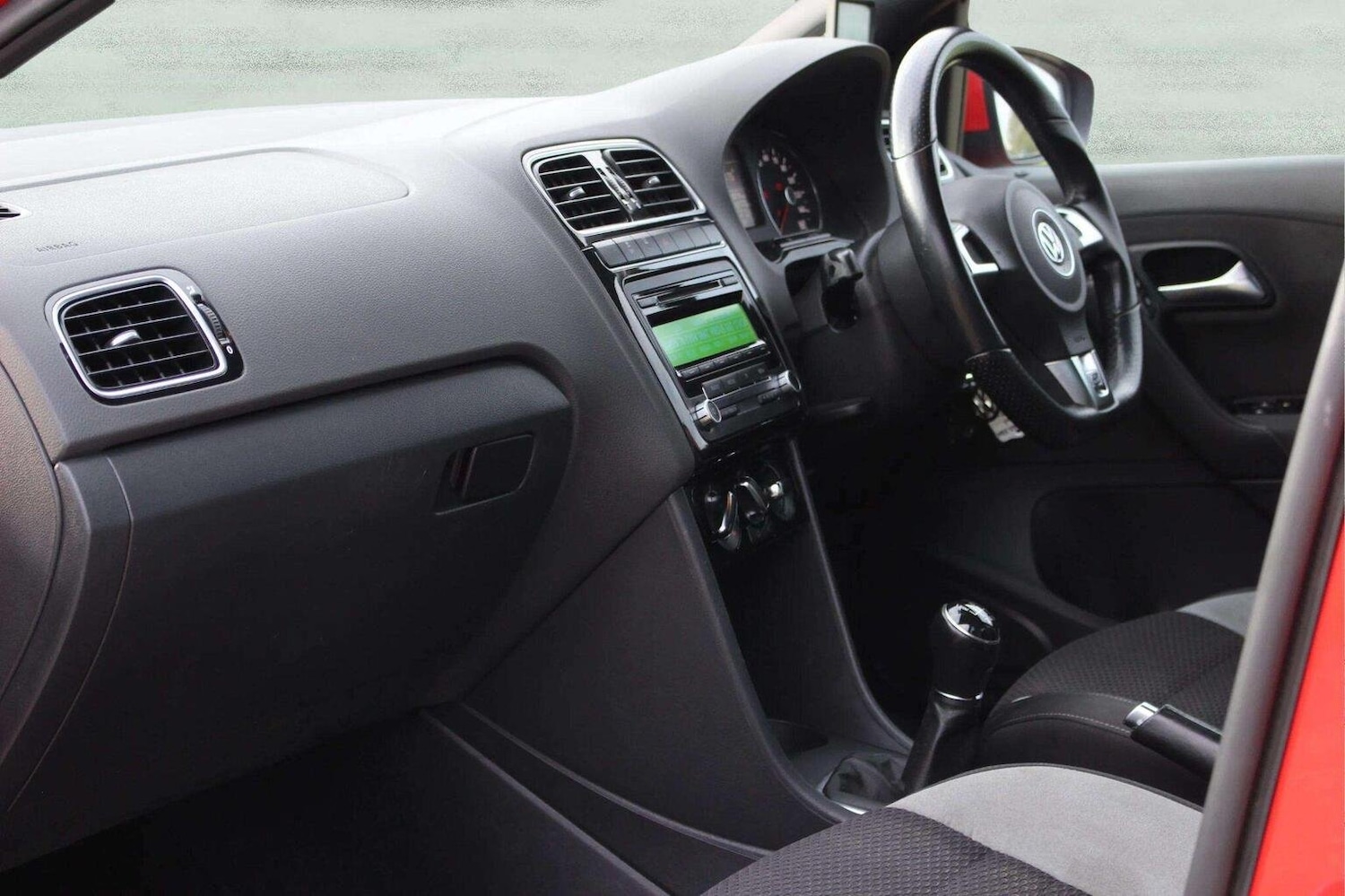 Used Volkswagen Polo 2012 for sale - 76649845: Photo 18